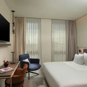 **** Hotel Nh Collection Citylife Włochy